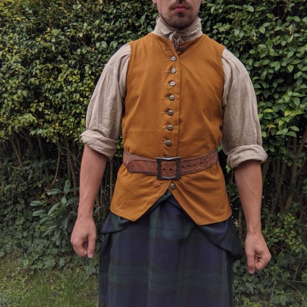 Vest, linnen shirt en kravat (geinspireerd door Outlander)